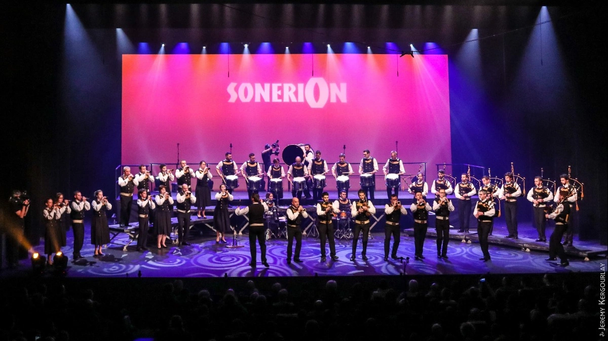 Bagad ar Meilhoù Glaz (Moulin Vert - Quimper)